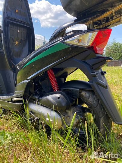 SYM JET 4 naked