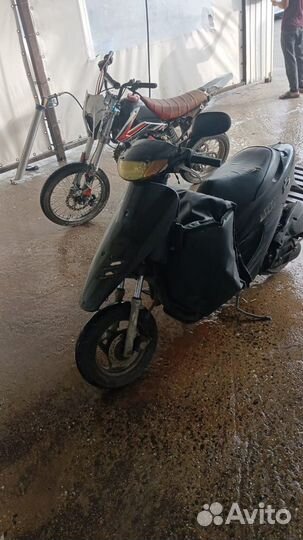 Скутер Honda Dio ZX35