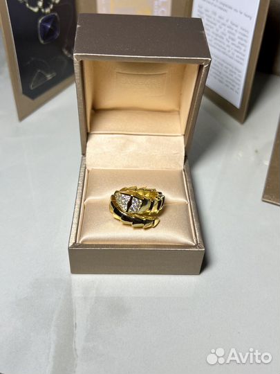 Кольцо Bvlgari Serpenti змея