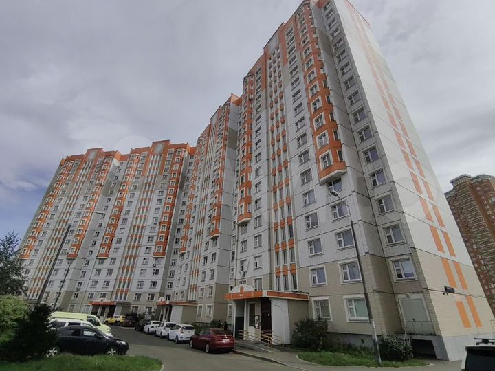 Доля в квартире-студии, 72,2 м², 1/17 эт.