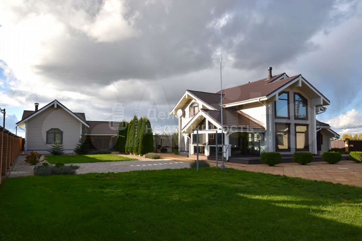 Коттедж 251,2 м² на участке 20,6 сот.