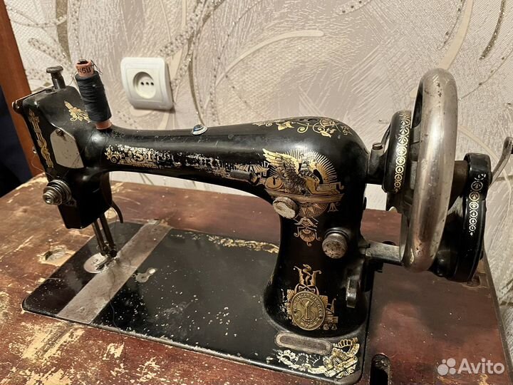 Швейная машинка зингер