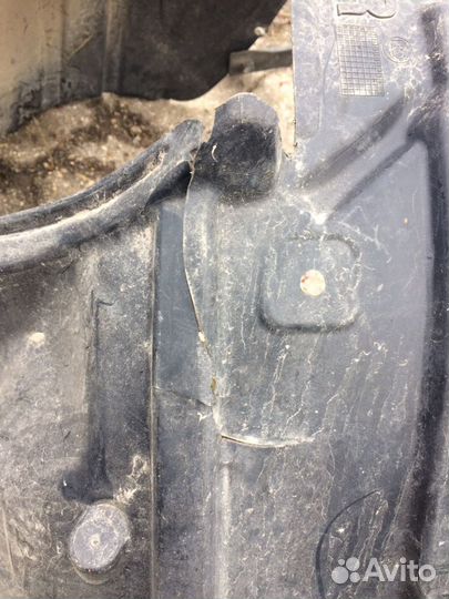 Подкрылок передний правый nissan juke F15