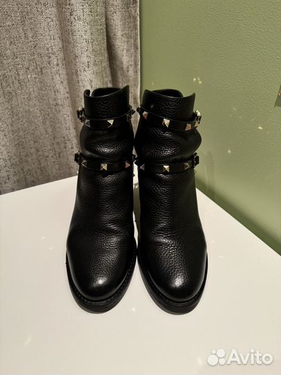 Ботинки на каблуке Valentino