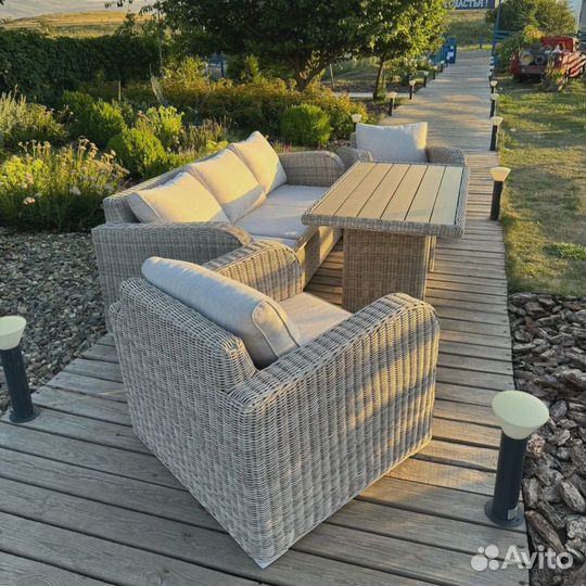 Плетеная садовая мебель