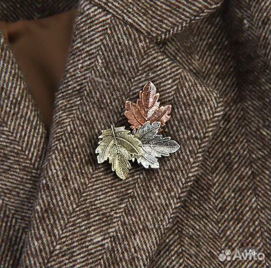 Брошь Кленовые листья