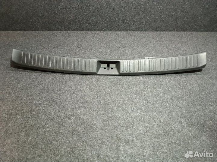 Накладка замка багажника Mitsubishi Lancer 9 4G18