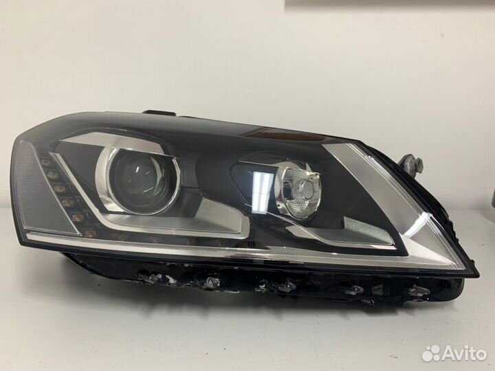 Фара передняя правая Volkswagen Passat B7