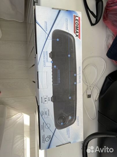 Видеорегистратор зеркало Leomax