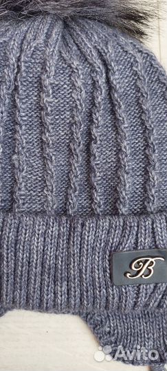 Новая зимняя шапка с помпоном