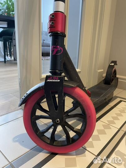 Самокат бу Jogger 230