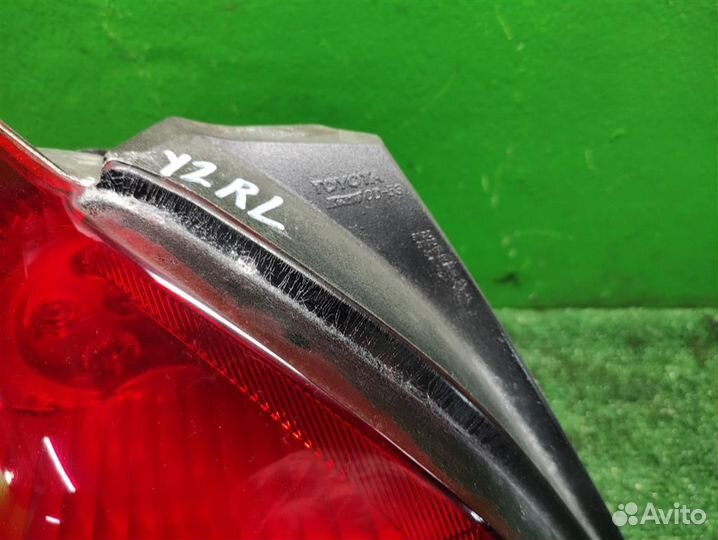 Фонарь задний наружный левый Toyota Yaris P90 2010