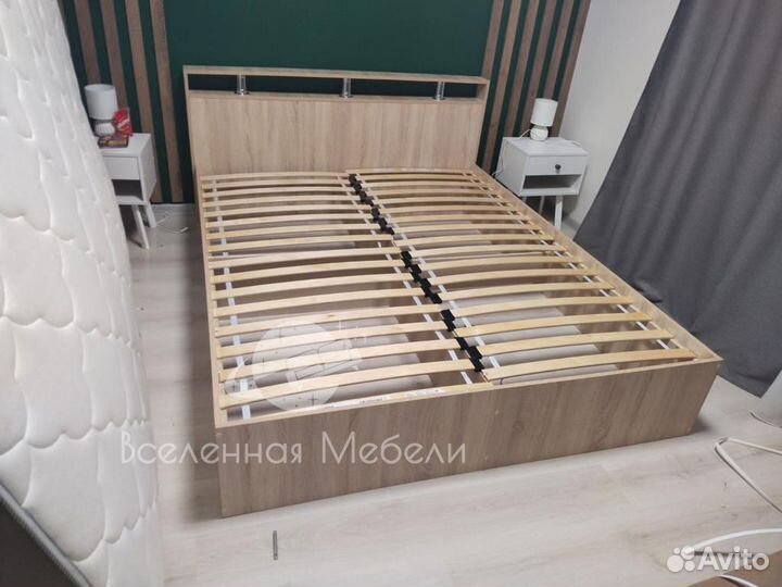 Кровать