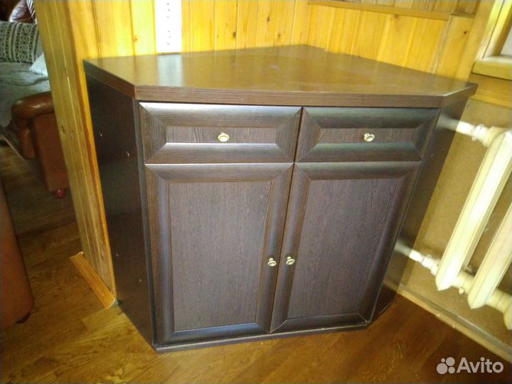 Большой угловой аквариум