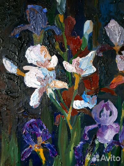 Ирисы в свете луны