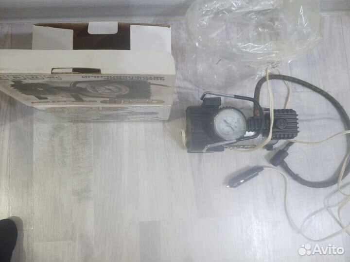 Компрессор для подкачки шин