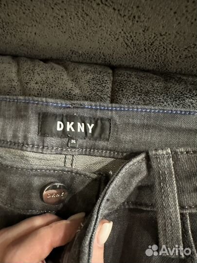 Джинсы dkny