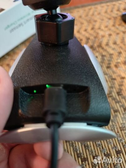 Держатель смартфона сенсорный с зарядкой s5