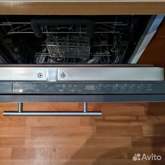 Skinande ikea2015г,рабочая.Дает сбой.Договоримся