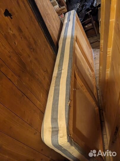 Матрас на деревянной основе