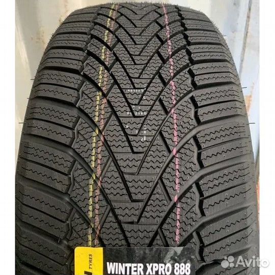 Roadmarch Winter XPro 888 215/55 R16