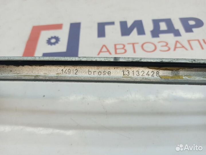 Направляющая стекла двери передней левой Opel Zafi