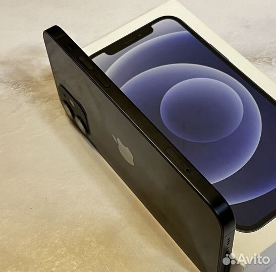 iPhone 12, 64 ГБ