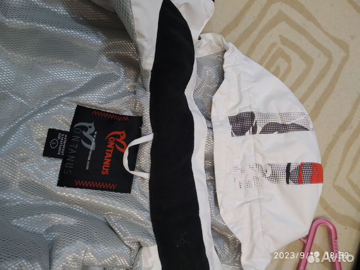 Горнолыжная женская куртка 44 46