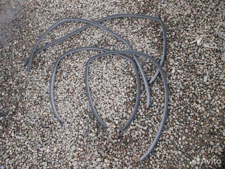 Уплотнитель дверного проёма Honda Cr-V RD1 B20B