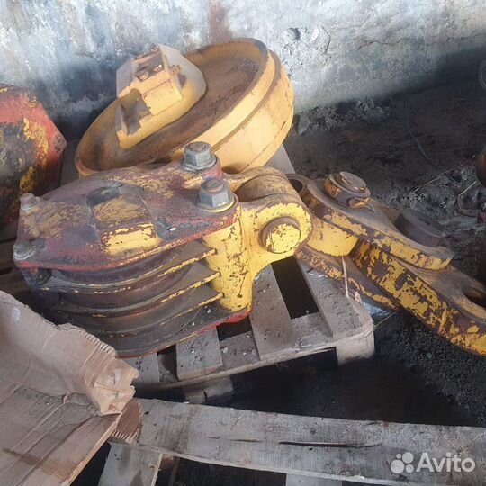 Гак,крюк,полиспаст на D355