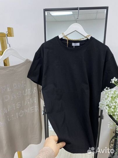 Футболка со стразами