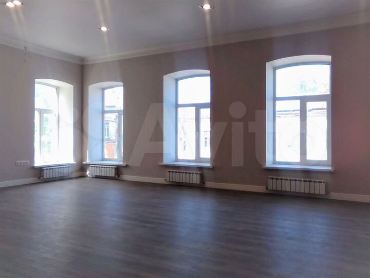 Отдельно стоящее здание в центре, 630 м²