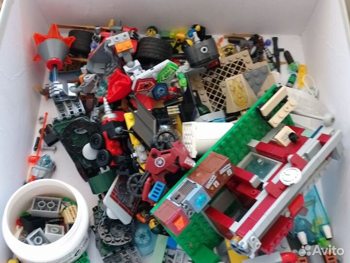 Lego коробкой