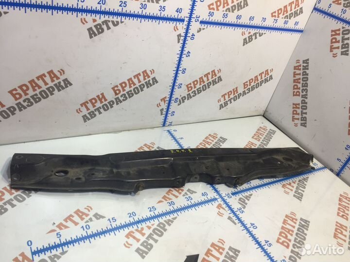 Тойота Камри Телевизор верхняя часть планка