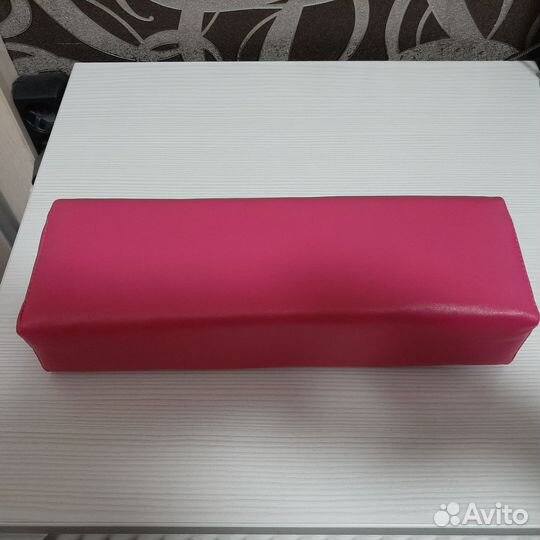 Маникюрный валик для рук