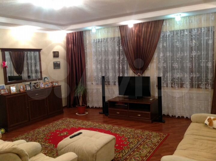 3-к. квартира, 102 м², 3/5 эт.