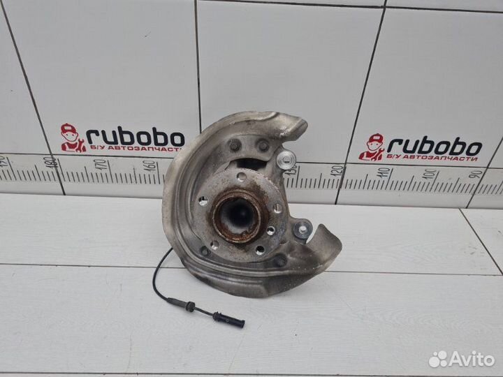 Кулак передний правый Bmw 3 F30 LCI B46B20B 2017