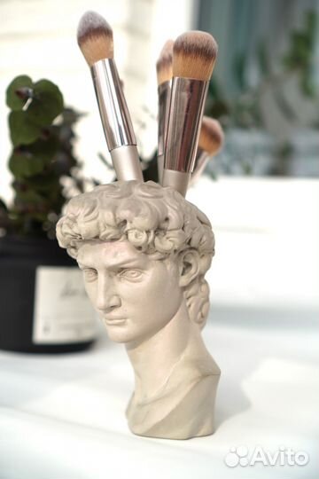 Подставка ваза из гипса Давид