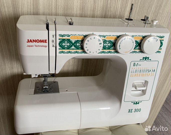Швейная машина Janome XE 300