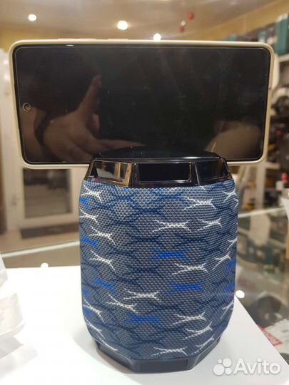 Колонка с подставкой для телефона