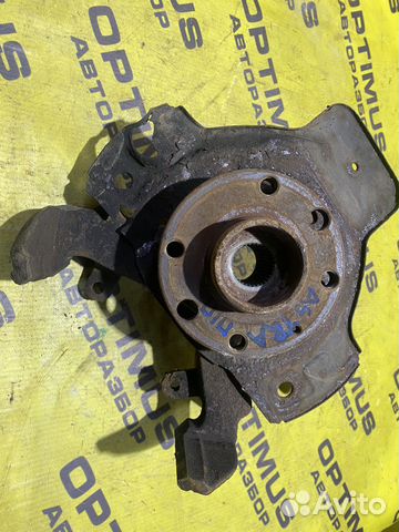 Поворотный кулак правый Opel Astra G