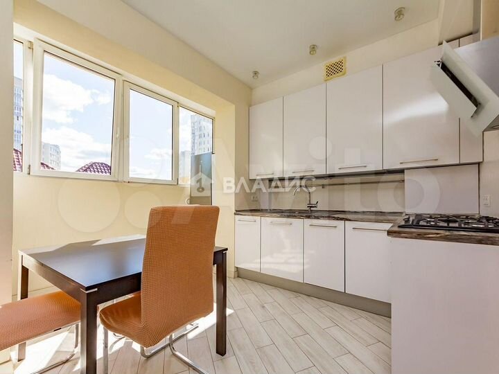 2-к. квартира, 60 м², 2/3 эт.