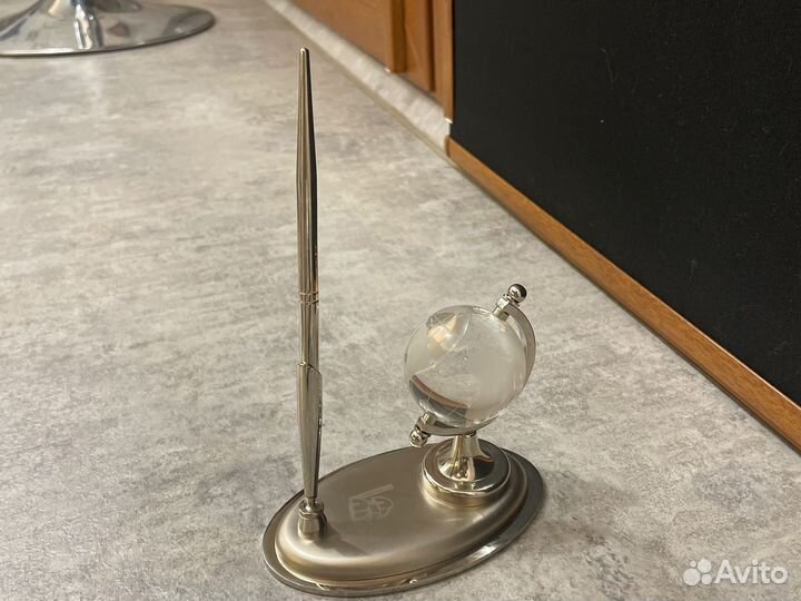 Подставка под ручку с глобусом и часами стс Регион