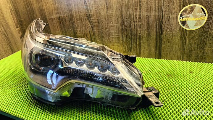 Фара правая Toyota Fortuner 2 15-20