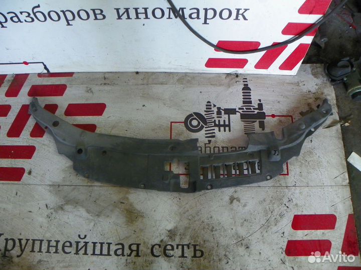 Кожух замка капота Toyota Camry