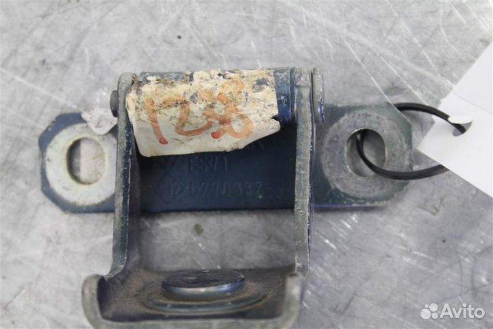 Петля двери багажника Renault Megane 3