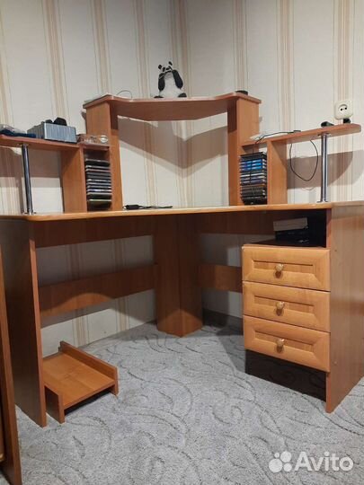 Компьютерный стол