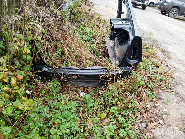 Крыло заднее правое renault logan 1