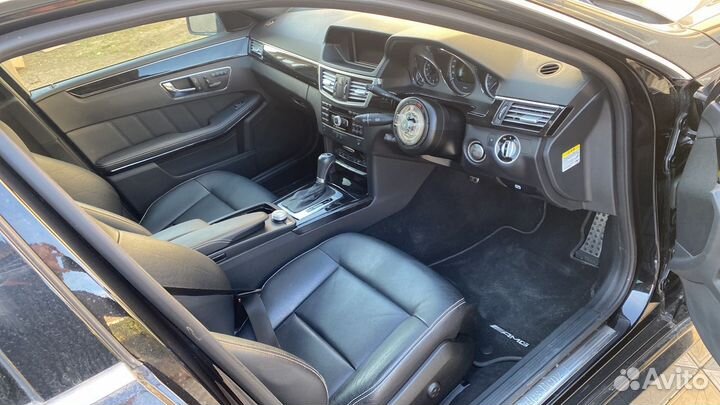 Салон сидения обшивки на Mercedes W212 E-класс