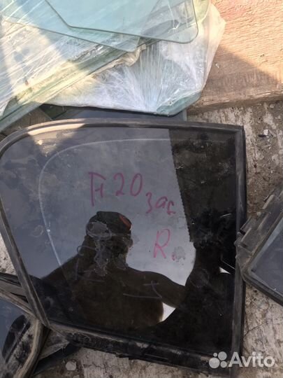 Задняя правая форточка Бмв f20 BMW F20